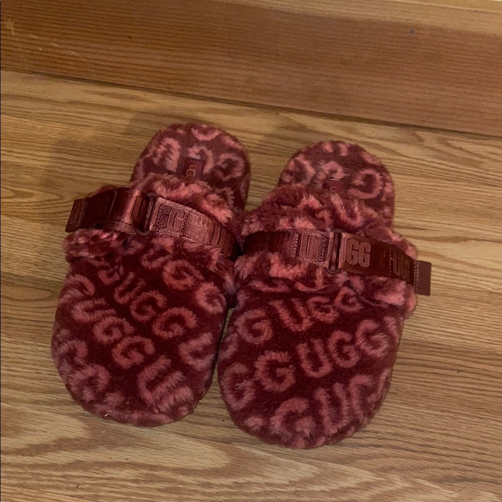 UGG Maroon Fuzzy Logo Slippers